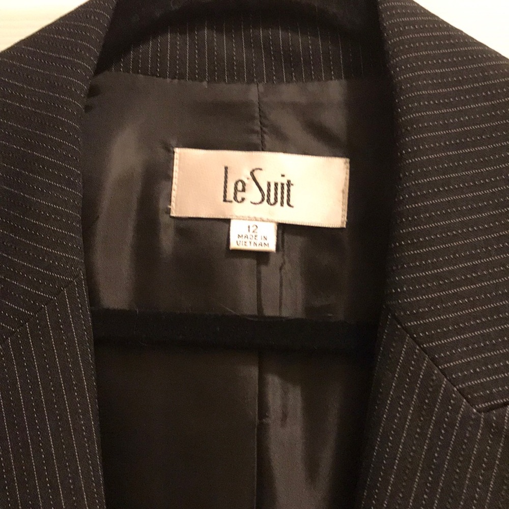 Le suit pinstriped pantsuit size 12 - Picture 3 of 6